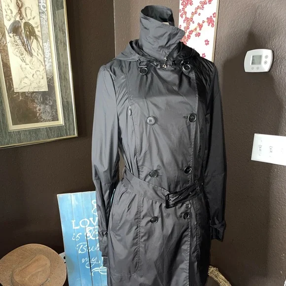 #29🎊Live 3/10/23 @7:30pm cst🖤Great Used Condition M Tumi Trench coat. - Picture 4 of 16